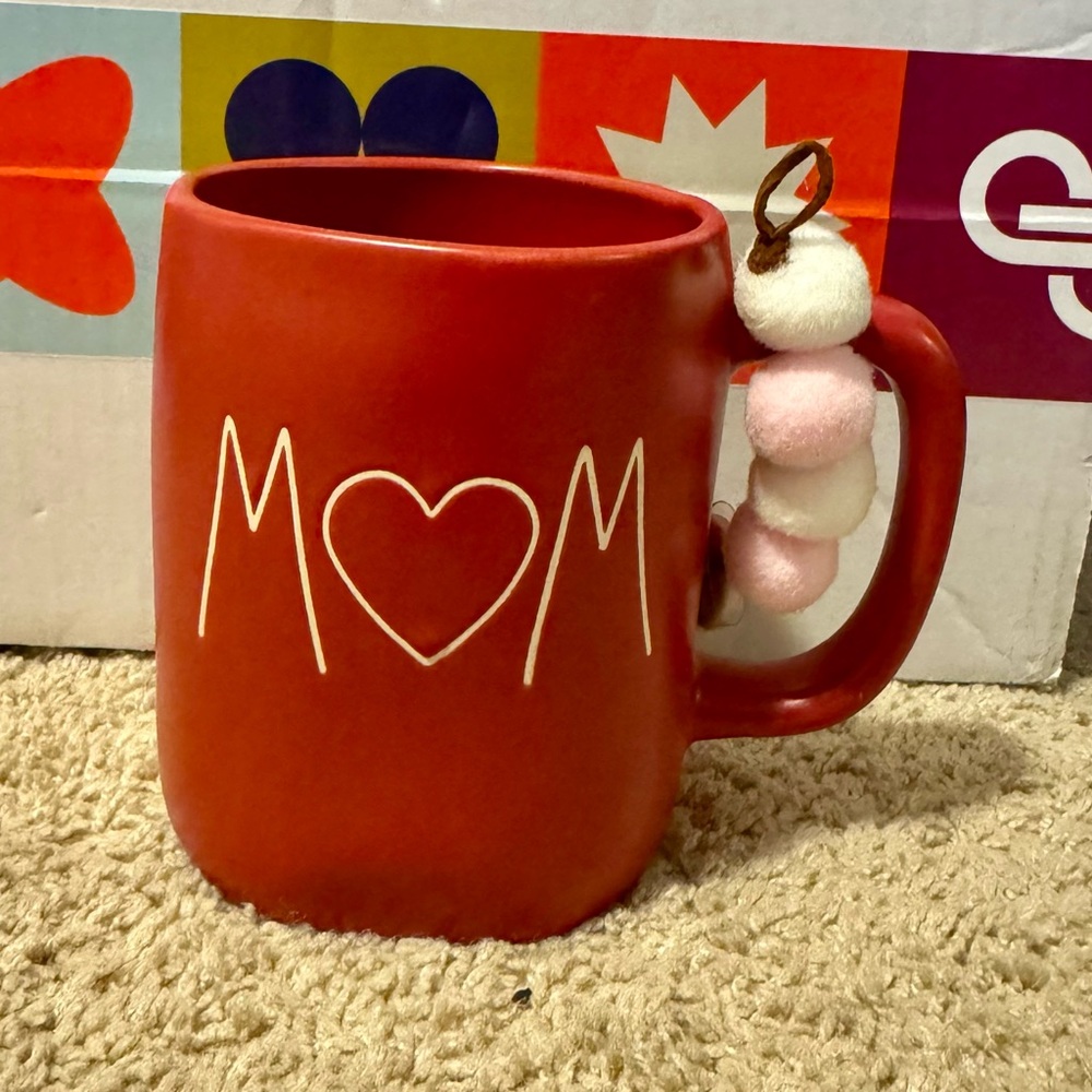 Rae Dunn - Mom ☕️